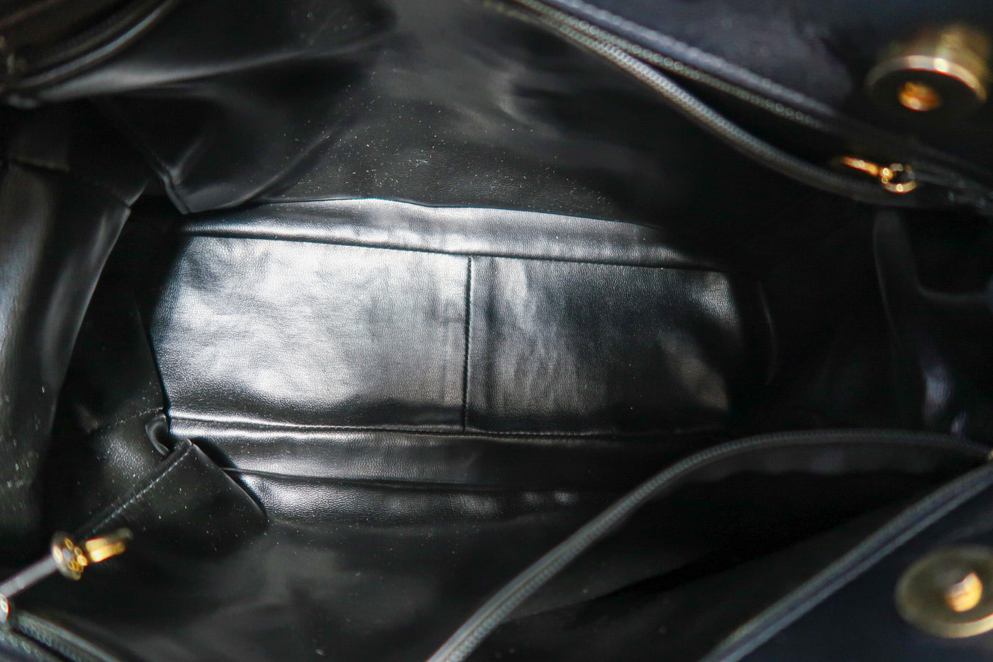 Chanel Vintage Tote Bag – Black Quilted Lambskin with Round CC Logo