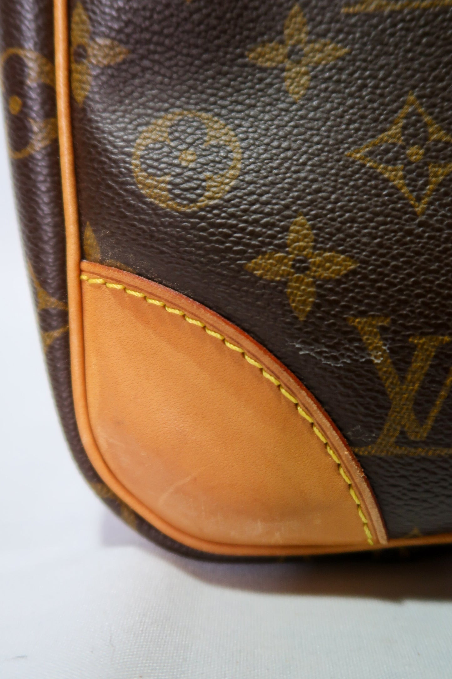 Louis Vuitton Sirius Handbag Monogram Canvas 55