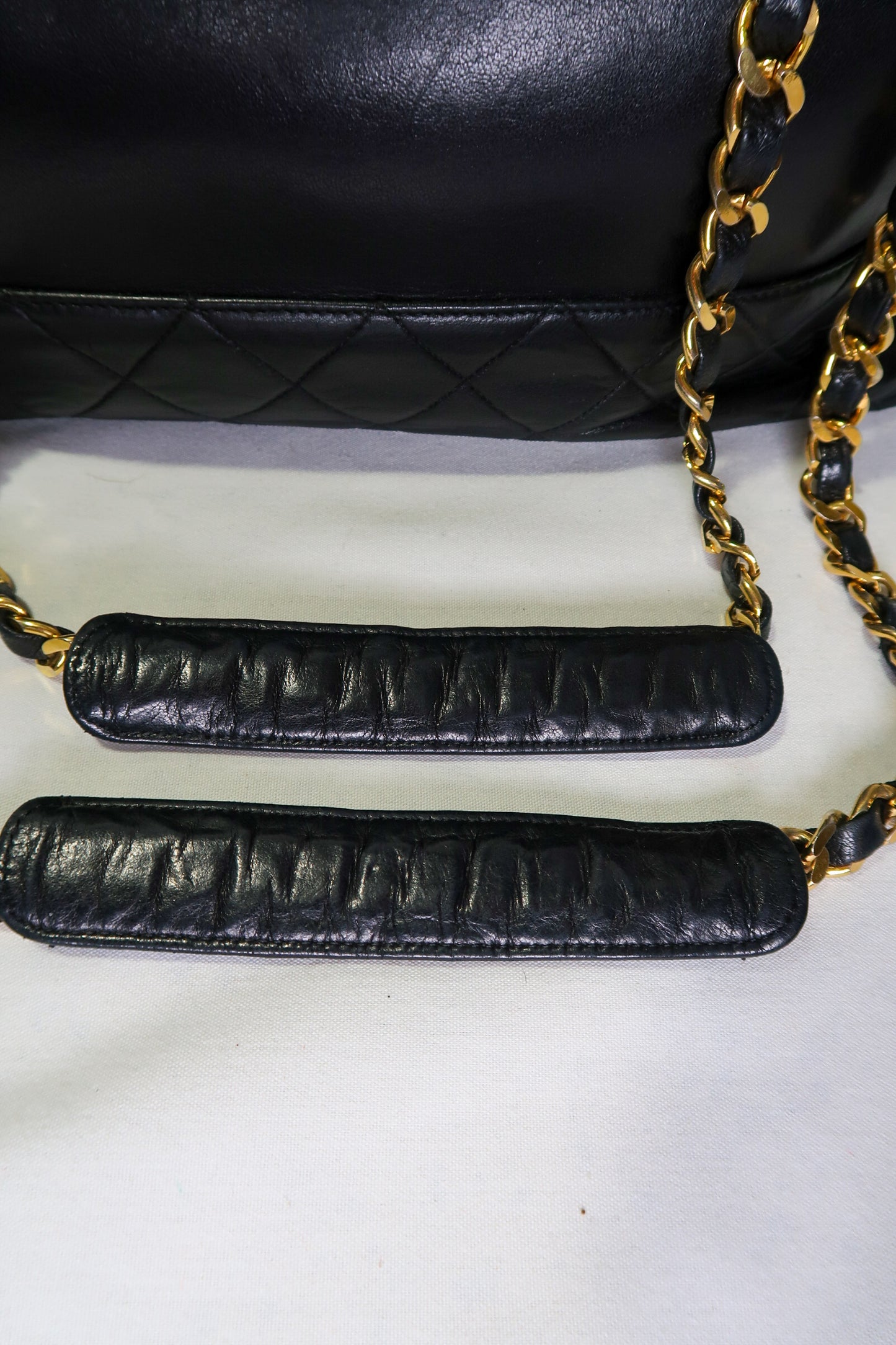 Chanel Vintage Tote Bag – Black Quilted Lambskin with Round CC Logo