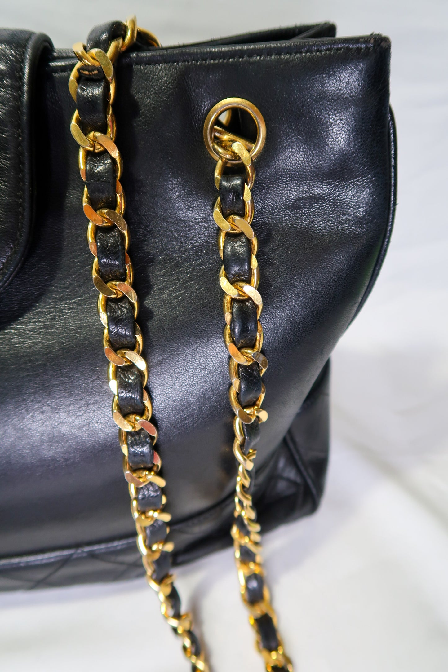 Chanel Vintage Tote Bag – Black Quilted Lambskin with Round CC Logo