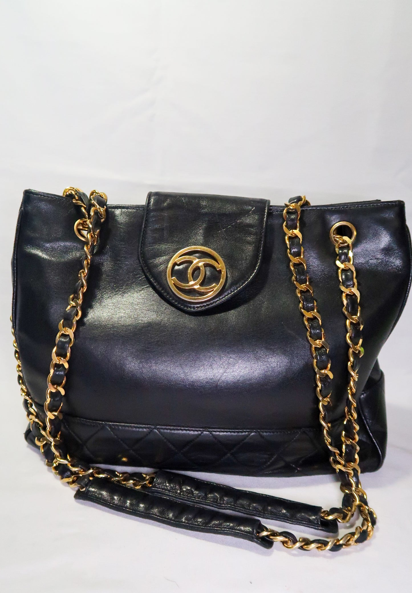 Chanel Vintage Tote Bag – Black Quilted Lambskin with Round CC Logo