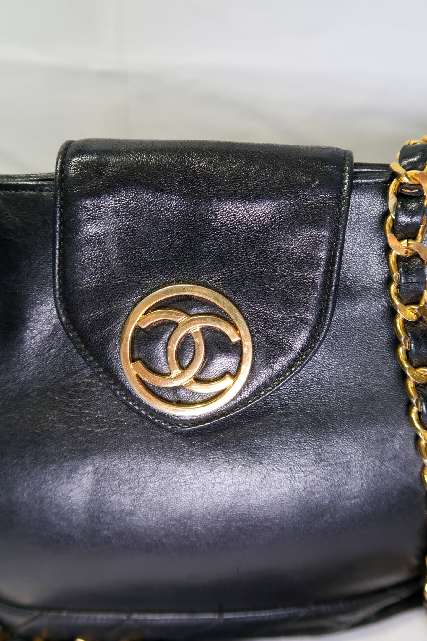 Chanel Vintage Tote Bag – Black Quilted Lambskin with Round CC Logo
