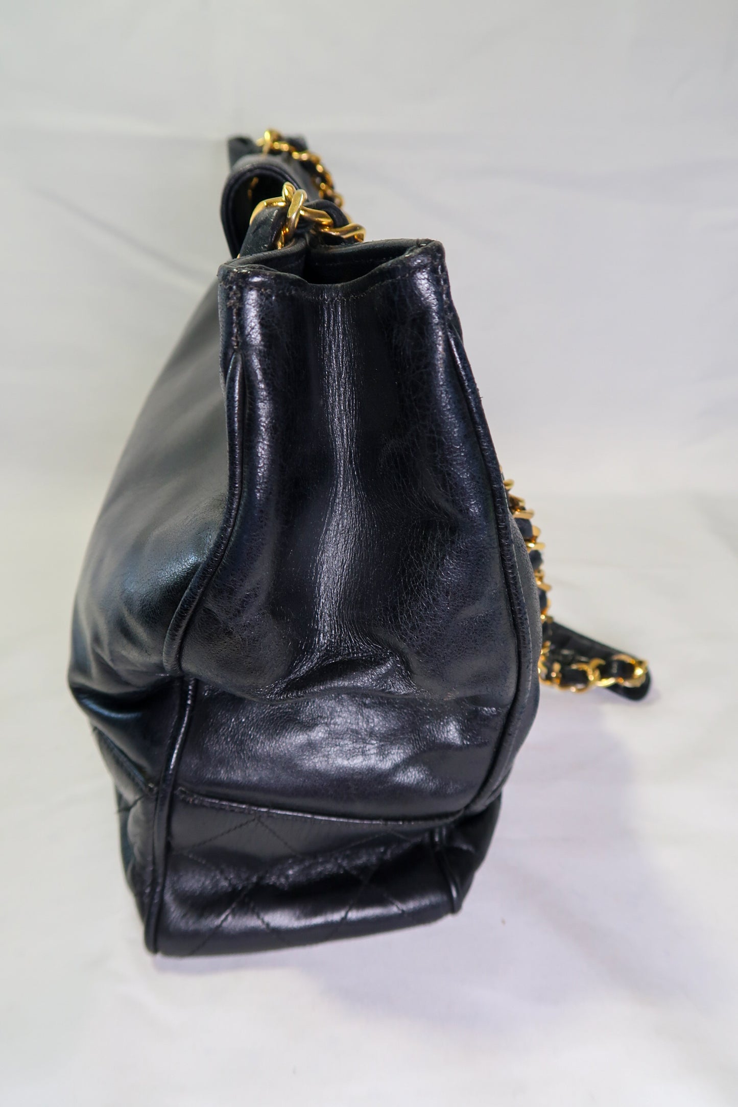 Chanel Vintage Tote Bag – Black Quilted Lambskin with Round CC Logo