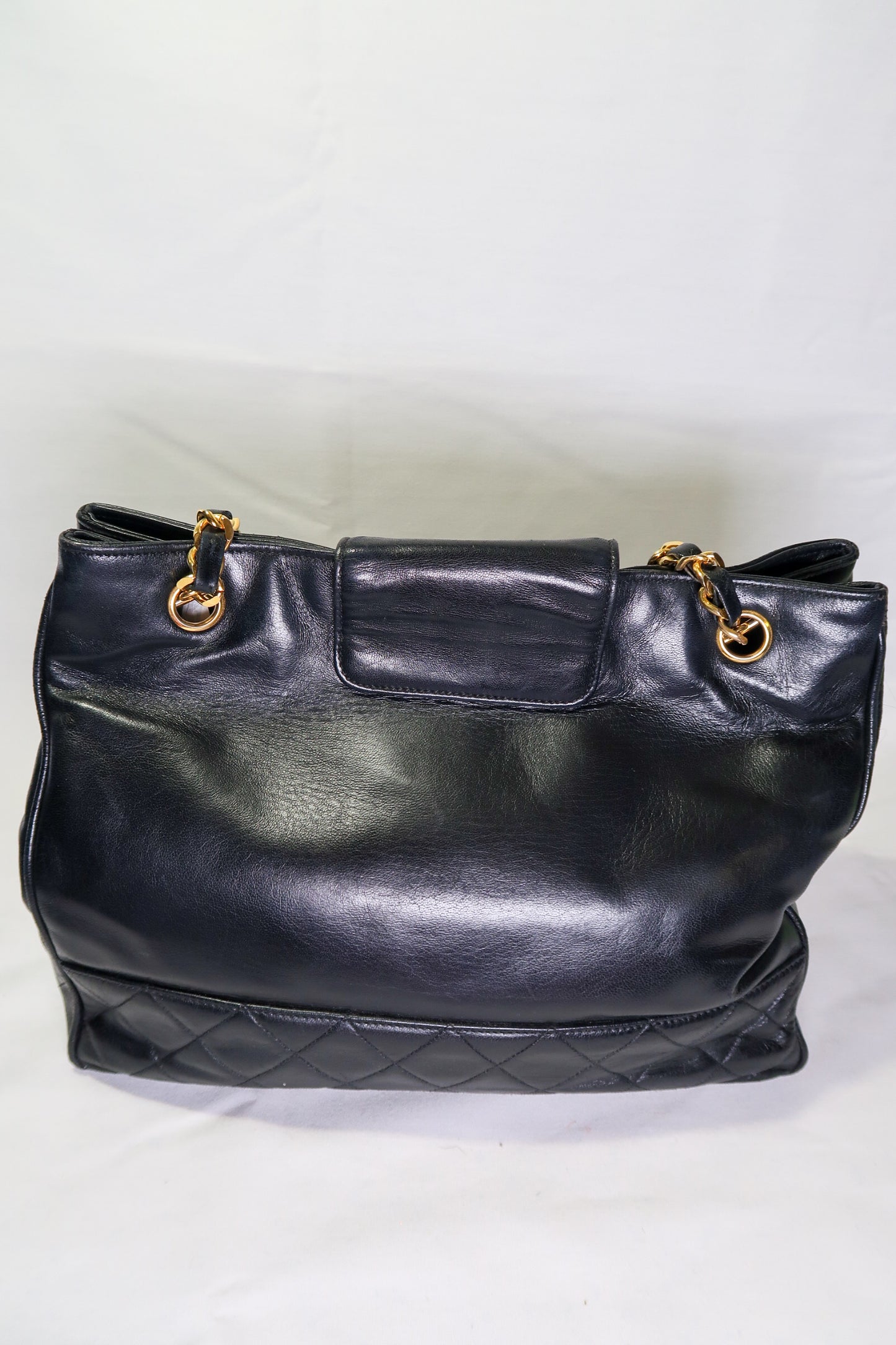Chanel Vintage Tote Bag – Black Quilted Lambskin with Round CC Logo