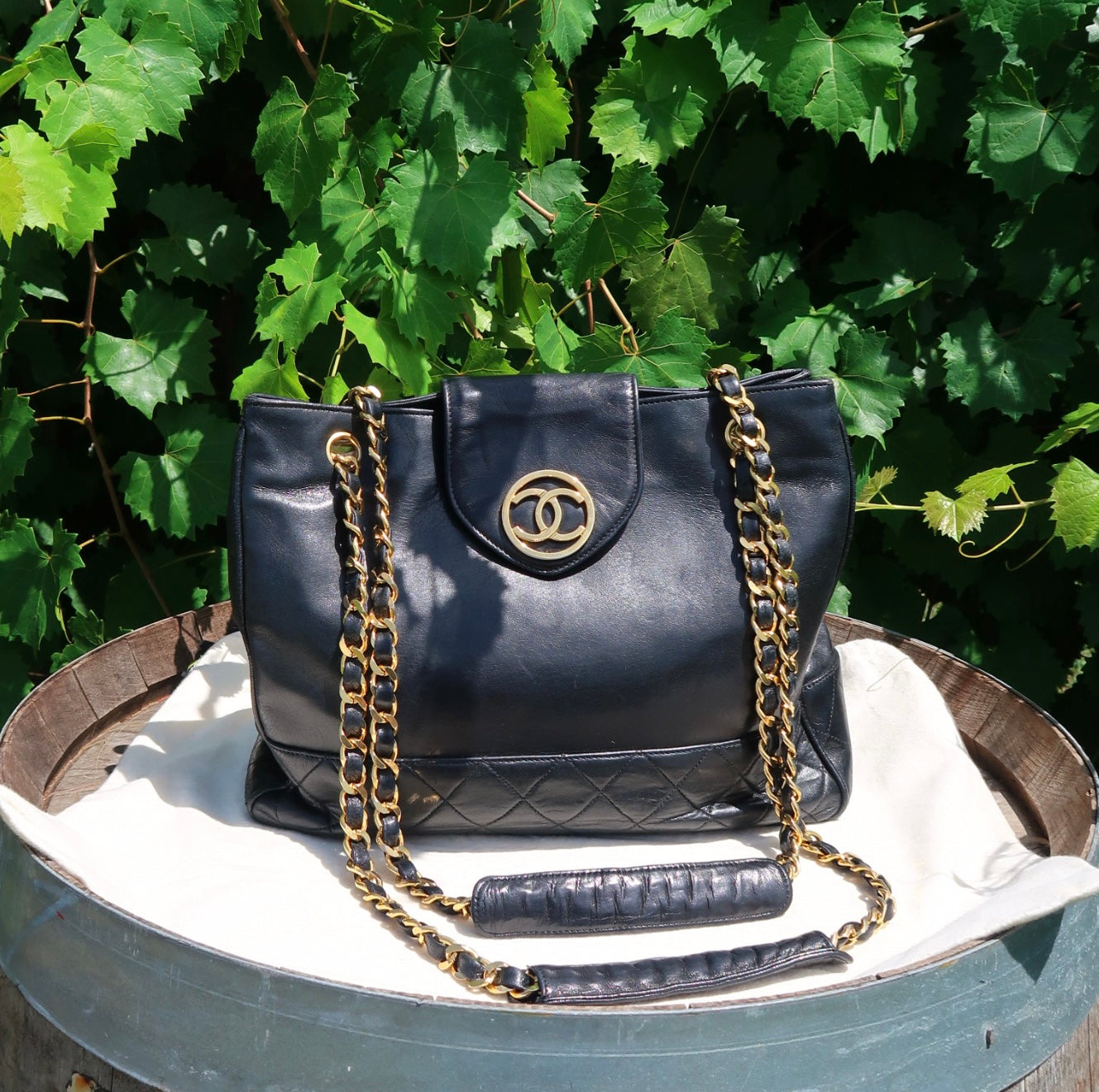 Chanel Vintage Tote Bag – Black Quilted Lambskin with Round CC Logo