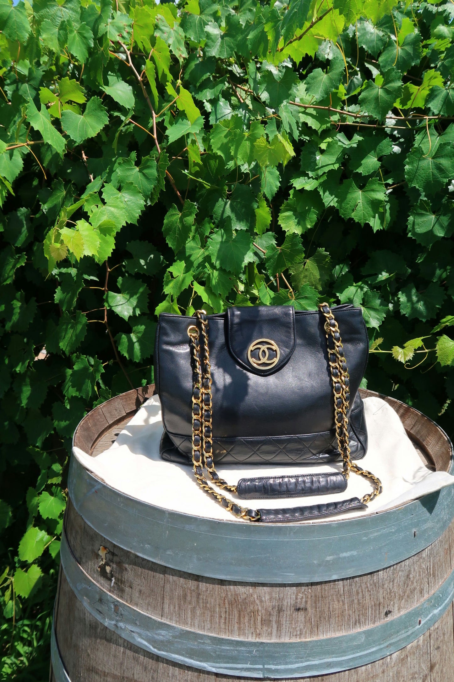Chanel Vintage Tote Bag – Black Quilted Lambskin with Round CC Logo