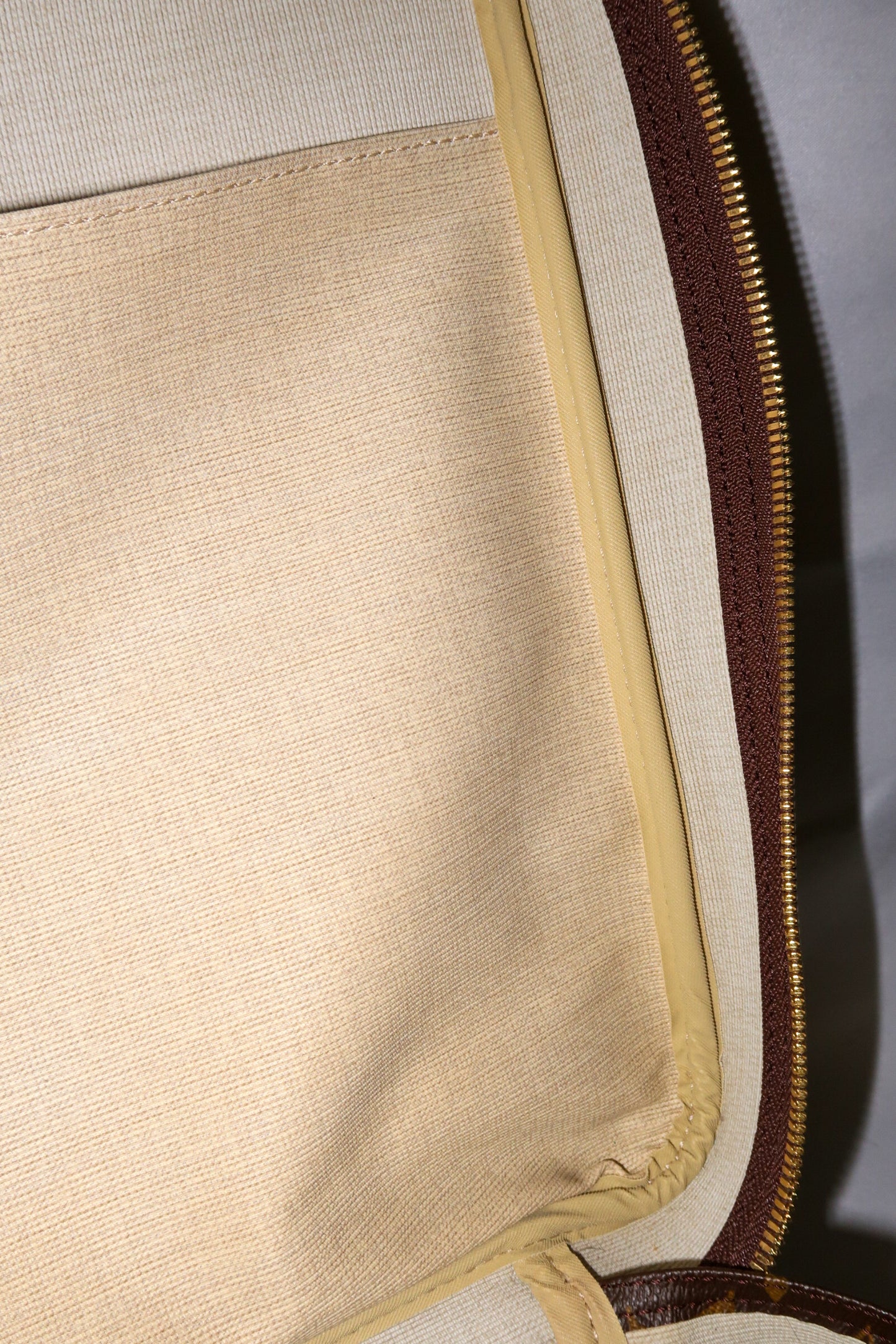 Louis Vuitton Sirius Handbag Monogram Canvas 55