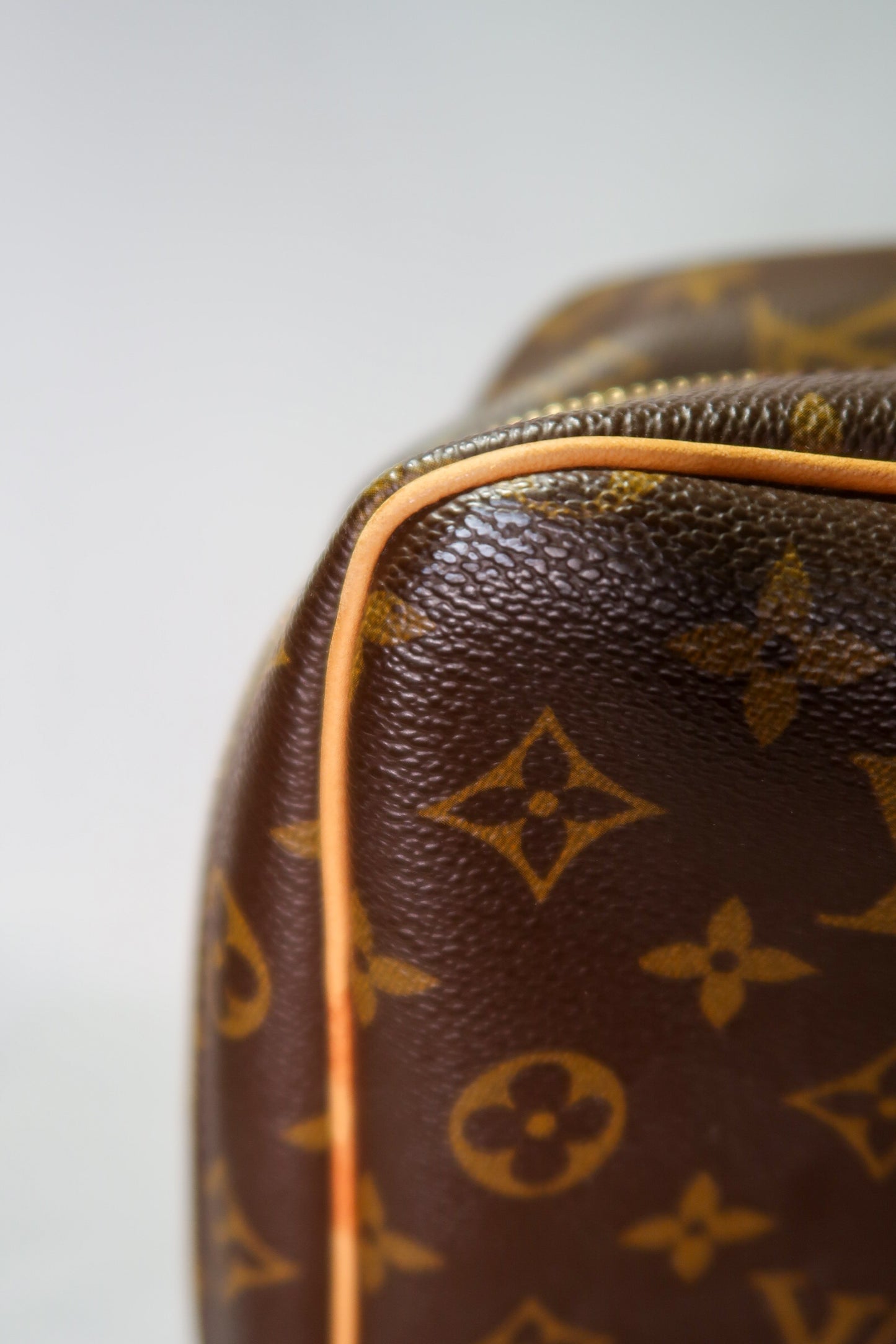 Louis Vuitton Sirius Handbag Monogram Canvas 55