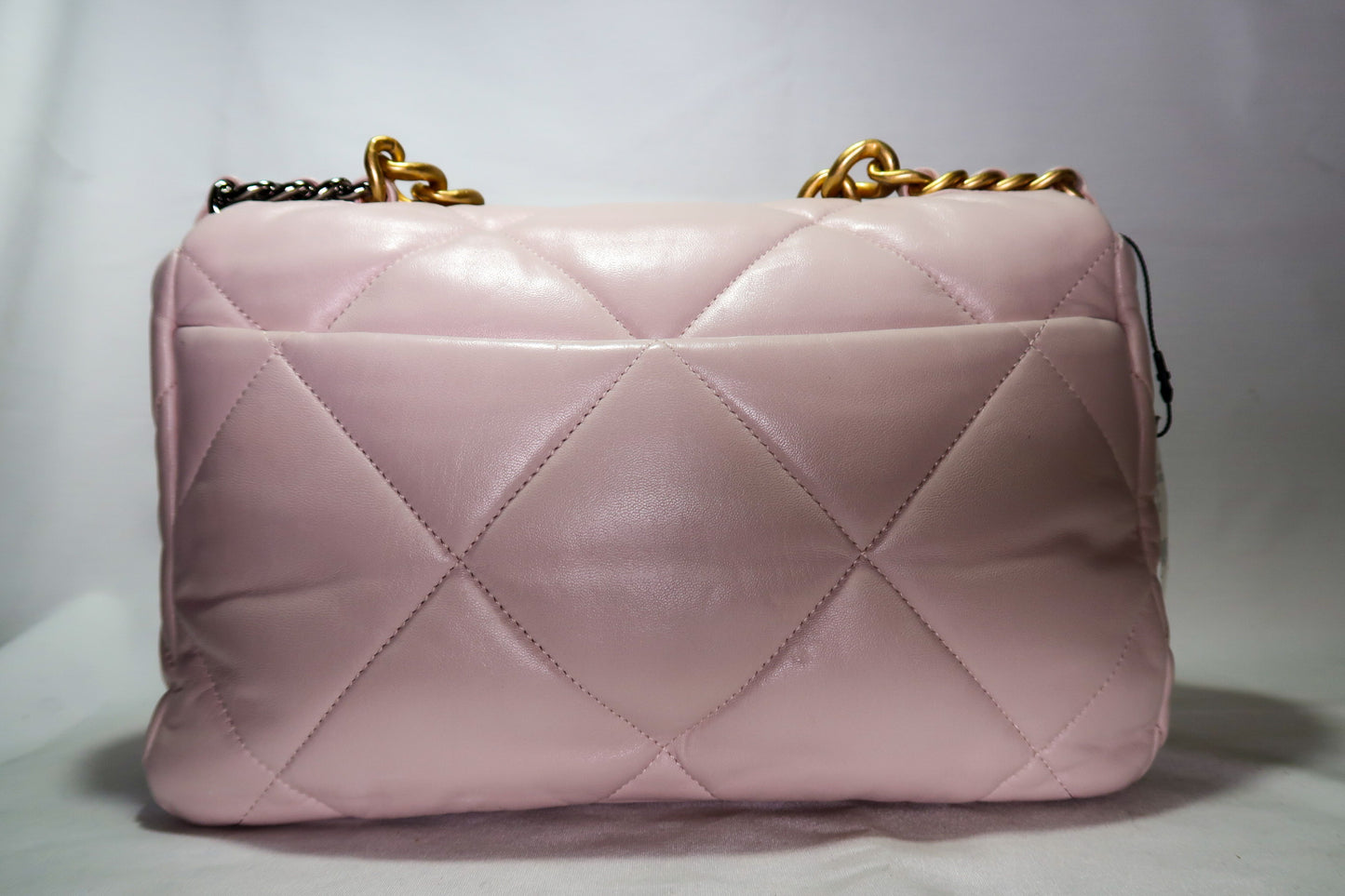 Chanel 19 Flap Bag Agneau Brillant Violet Clair