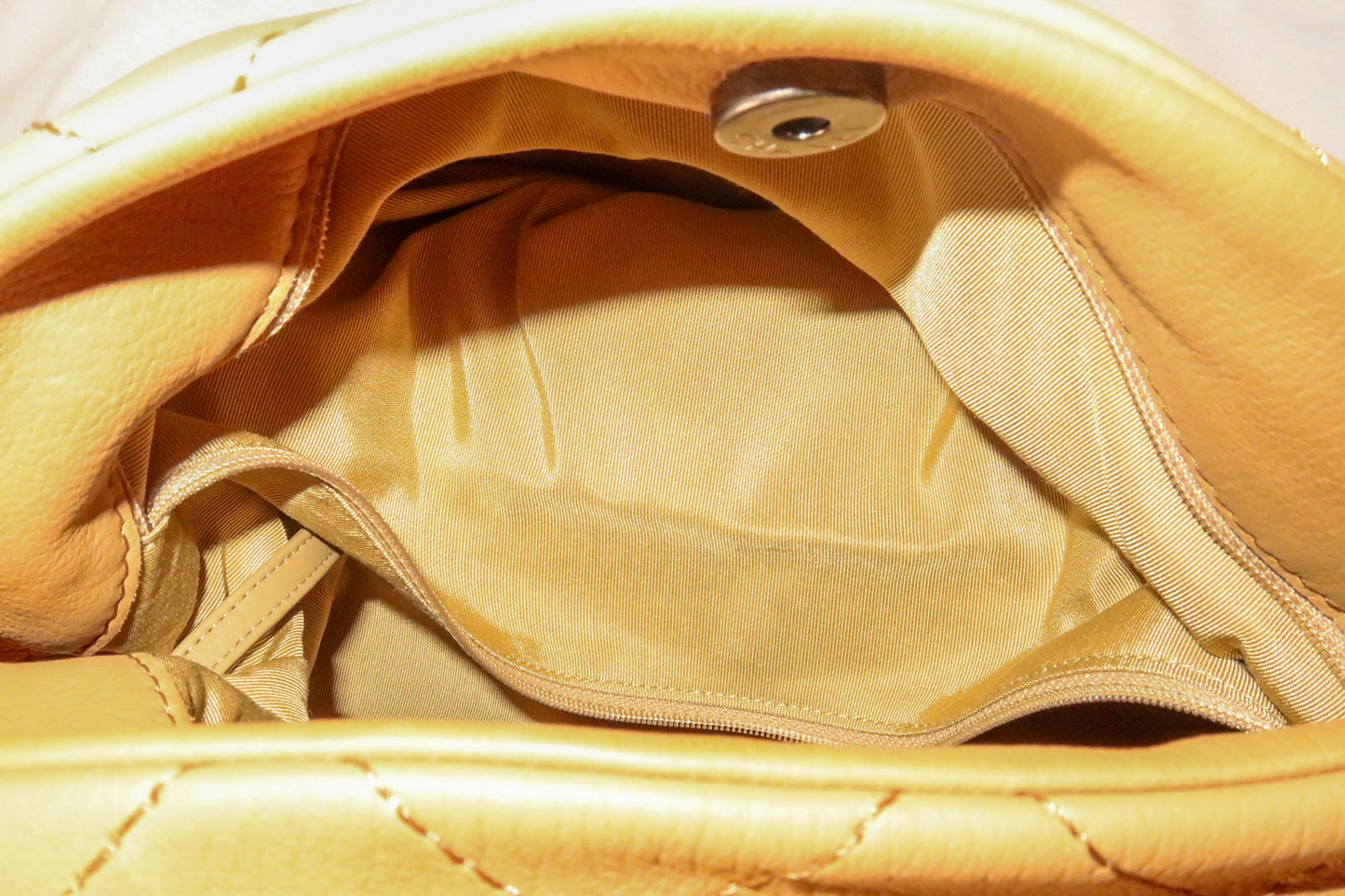 Chanel Hobo w/ Chain Beige/ Tan