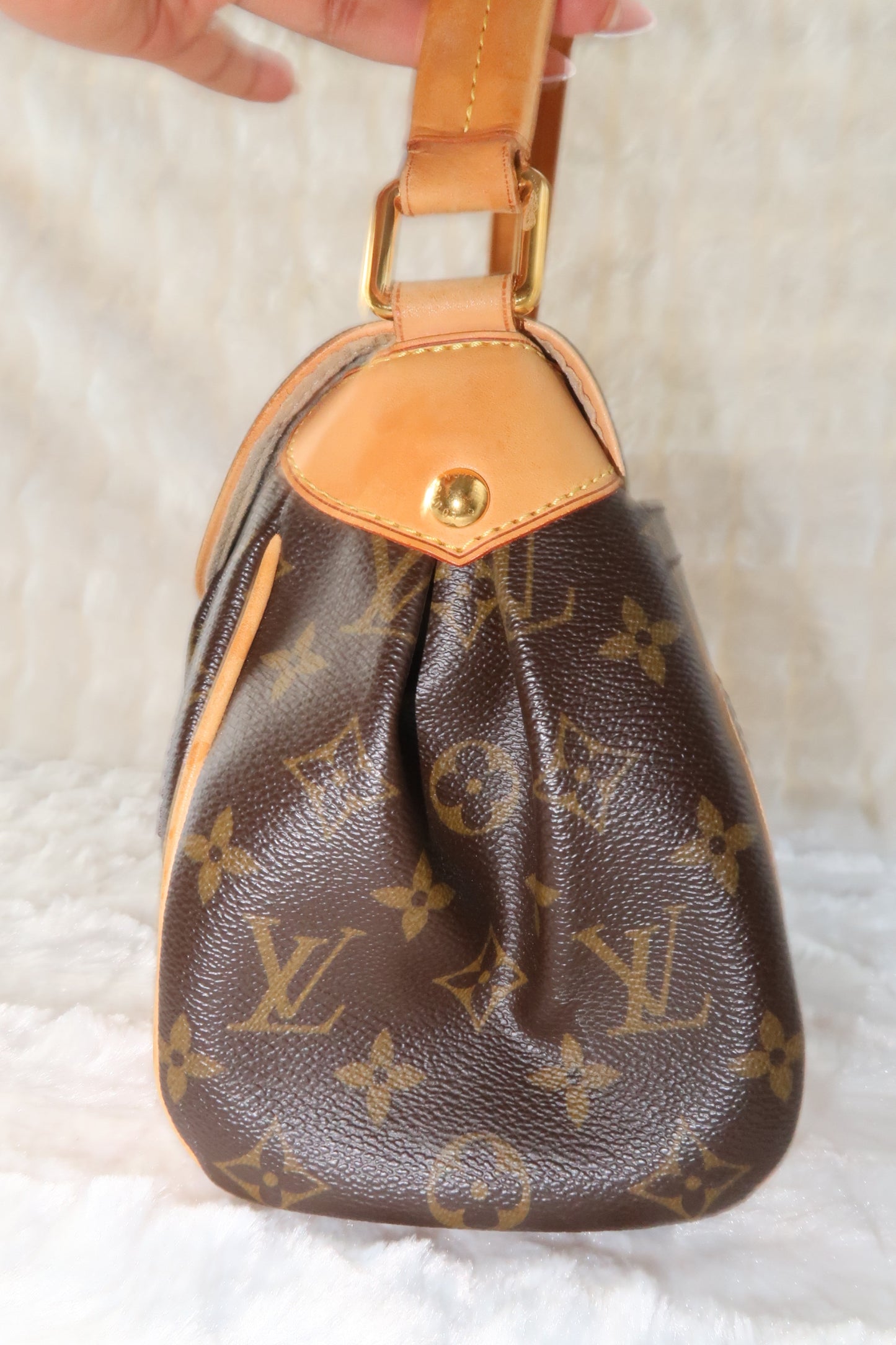 LV Monogram Beverly MM