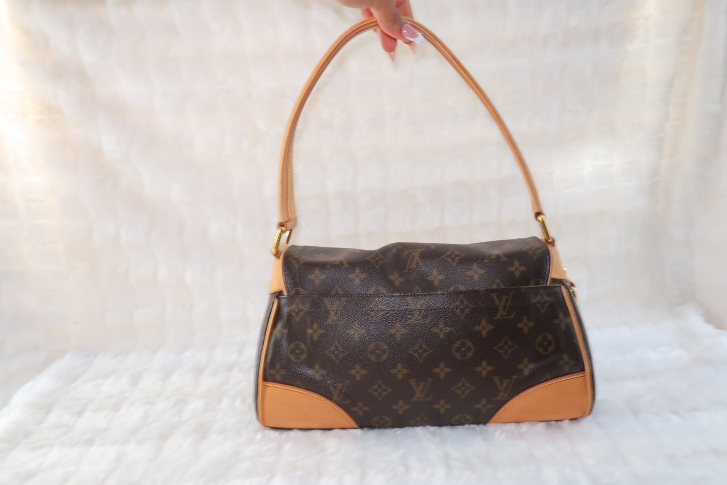 LV Monogram Beverly MM