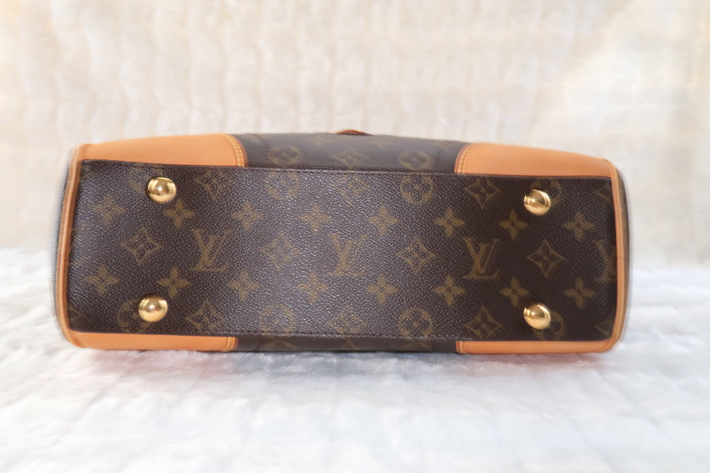 LV Monogram Beverly MM