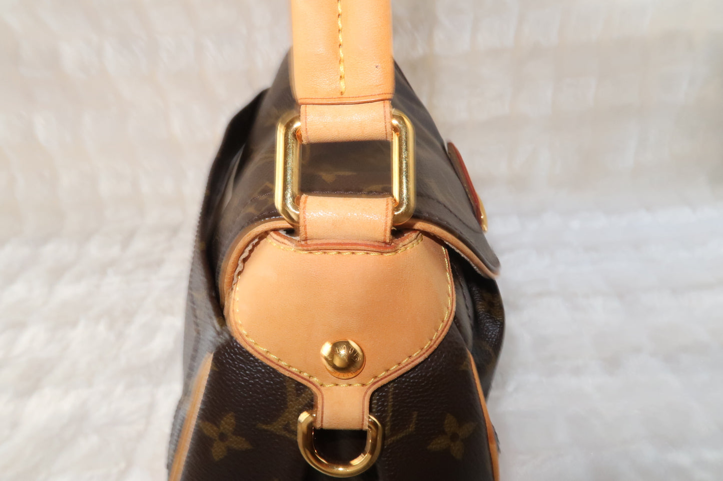 LV Monogram Beverly MM