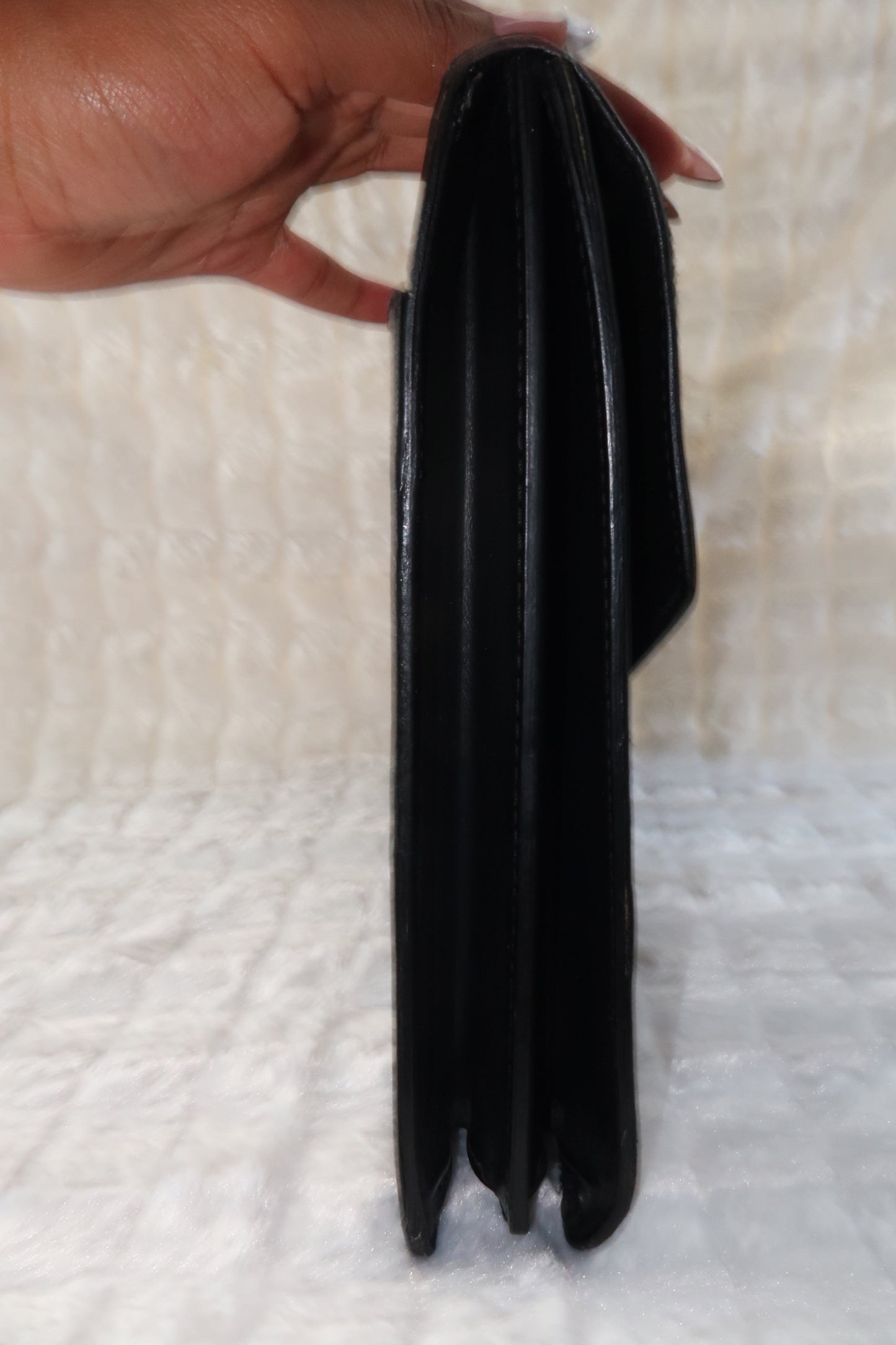 LV Epi Leather Serviette Conseiller