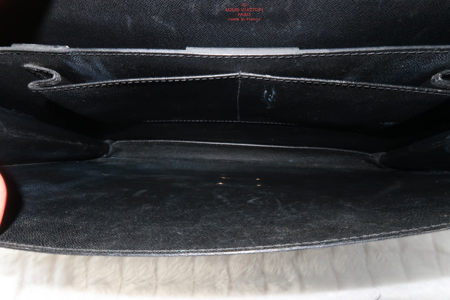 LV Epi Leather Serviette Conseiller