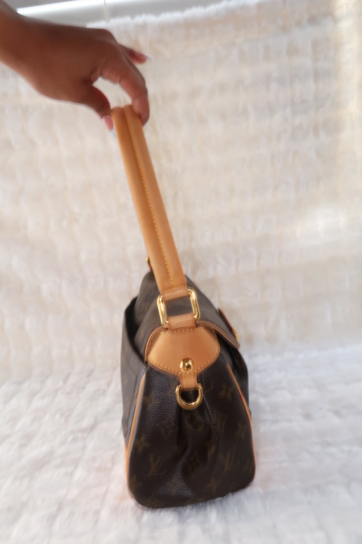 LV Monogram Beverly MM