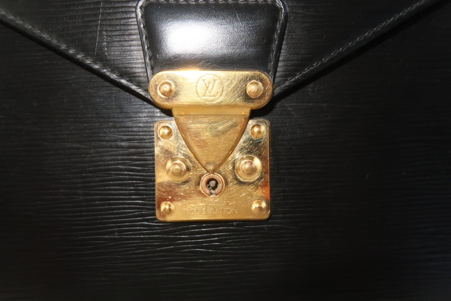 LV Epi Leather Serviette Conseiller