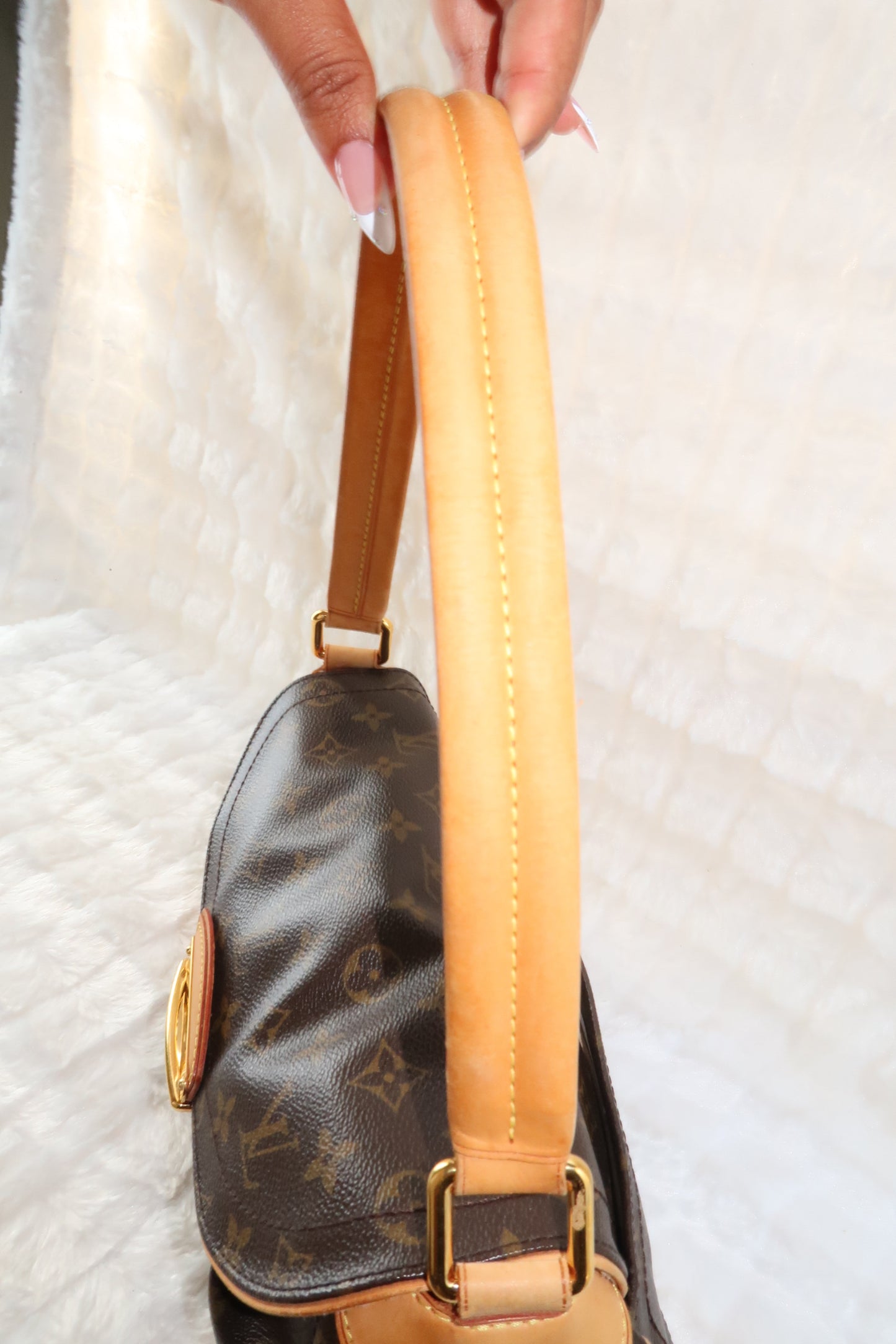 LV Monogram Beverly MM