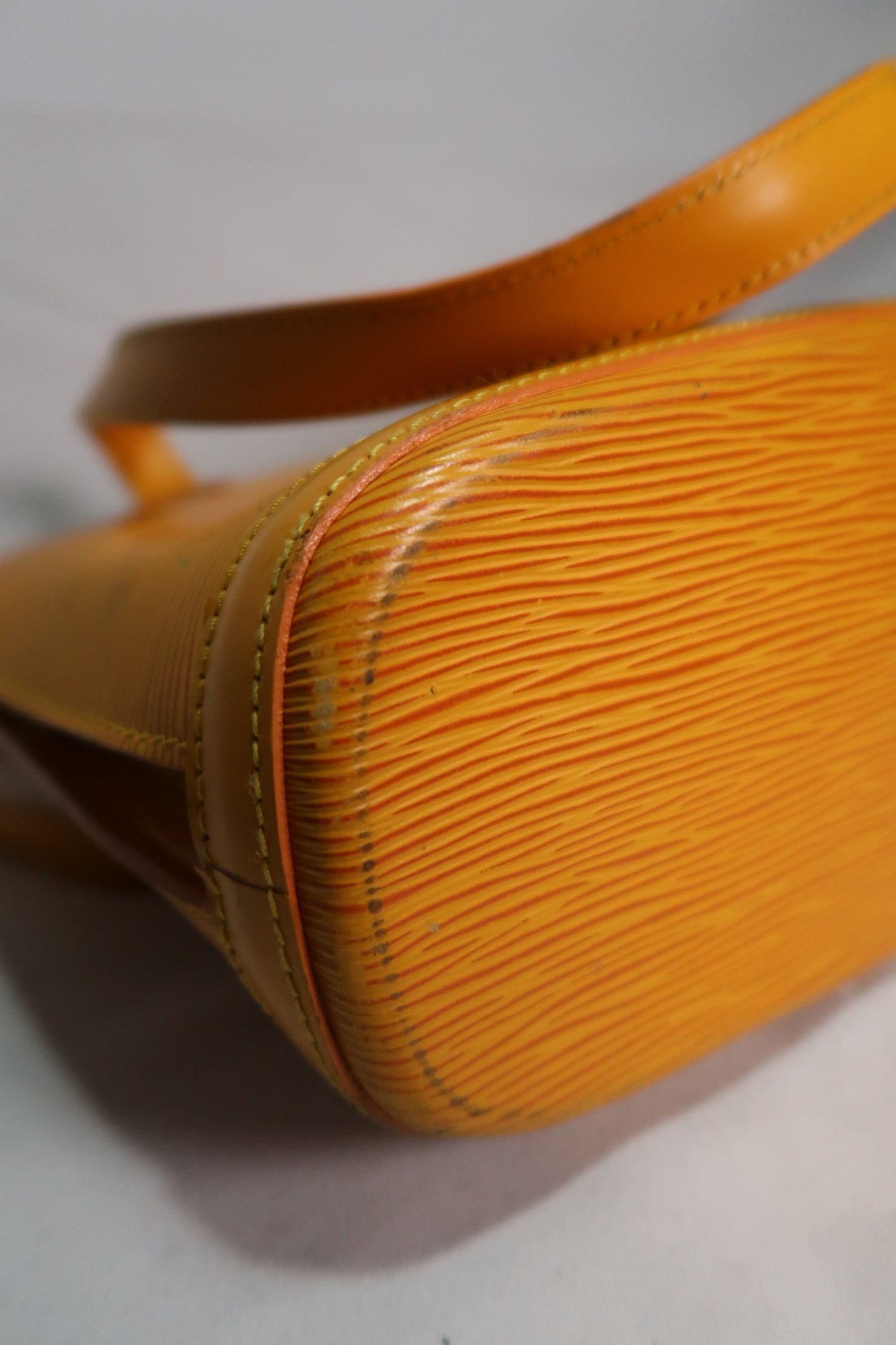 Louis Vuttion Epi Leather Lussac Vintage